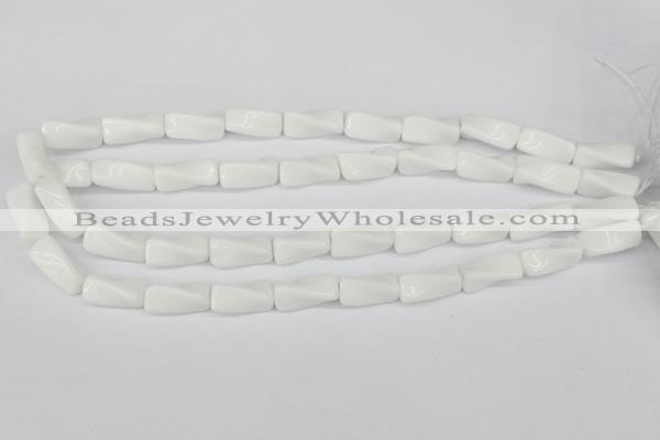 CTW127 15.5 inches 9*20mm twisted trihedron white agate beads